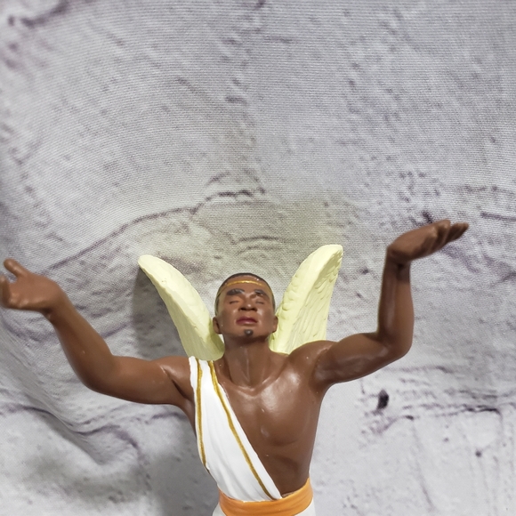 ๐SOLD๐ Hallmark Keepsake Angel Of Joy Christmas Ornament Year 2016 Robert Chad - Picture 3 of 12